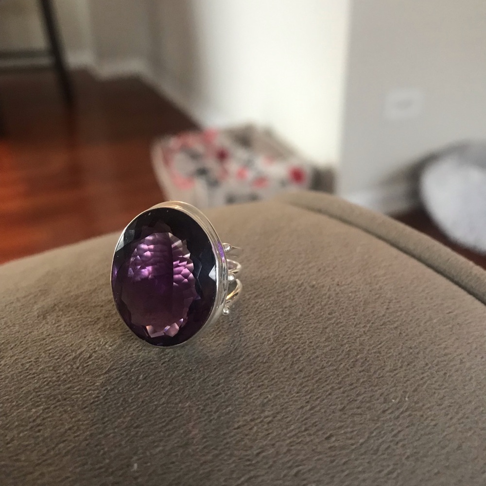 30 Carats of Real Amethyst & Sterling Silver 925 Size 6